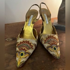 Vintage Oscar de la Renta embroidered sling backs